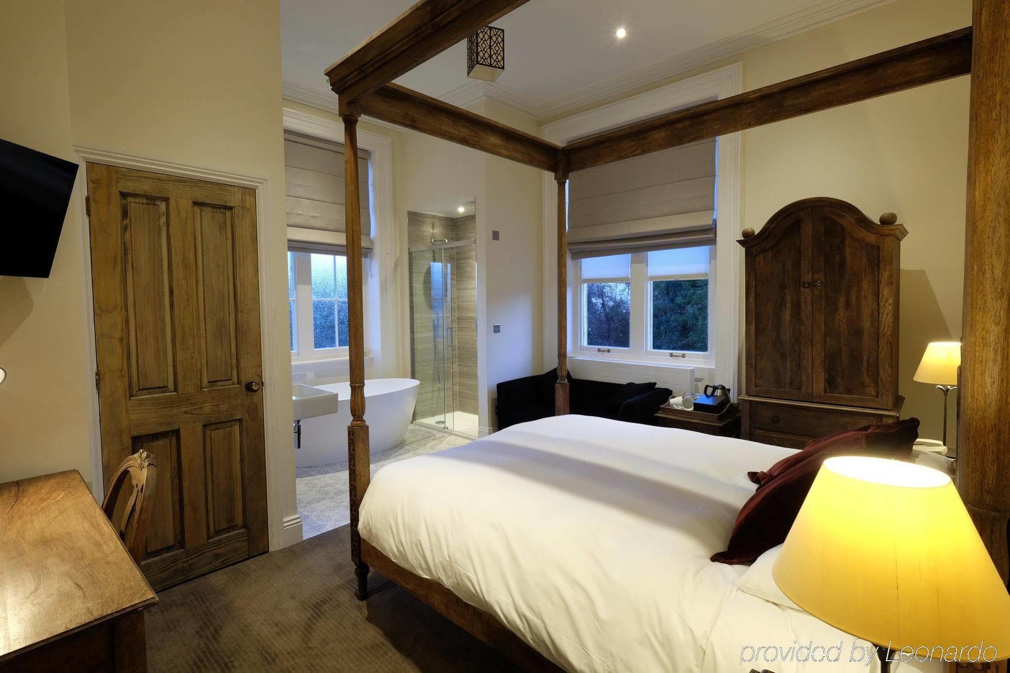 לינה וארוחת בוקר צ'לטנהם Cotswold Grange מראה חיצוני תמונה A bedroom at the hotel