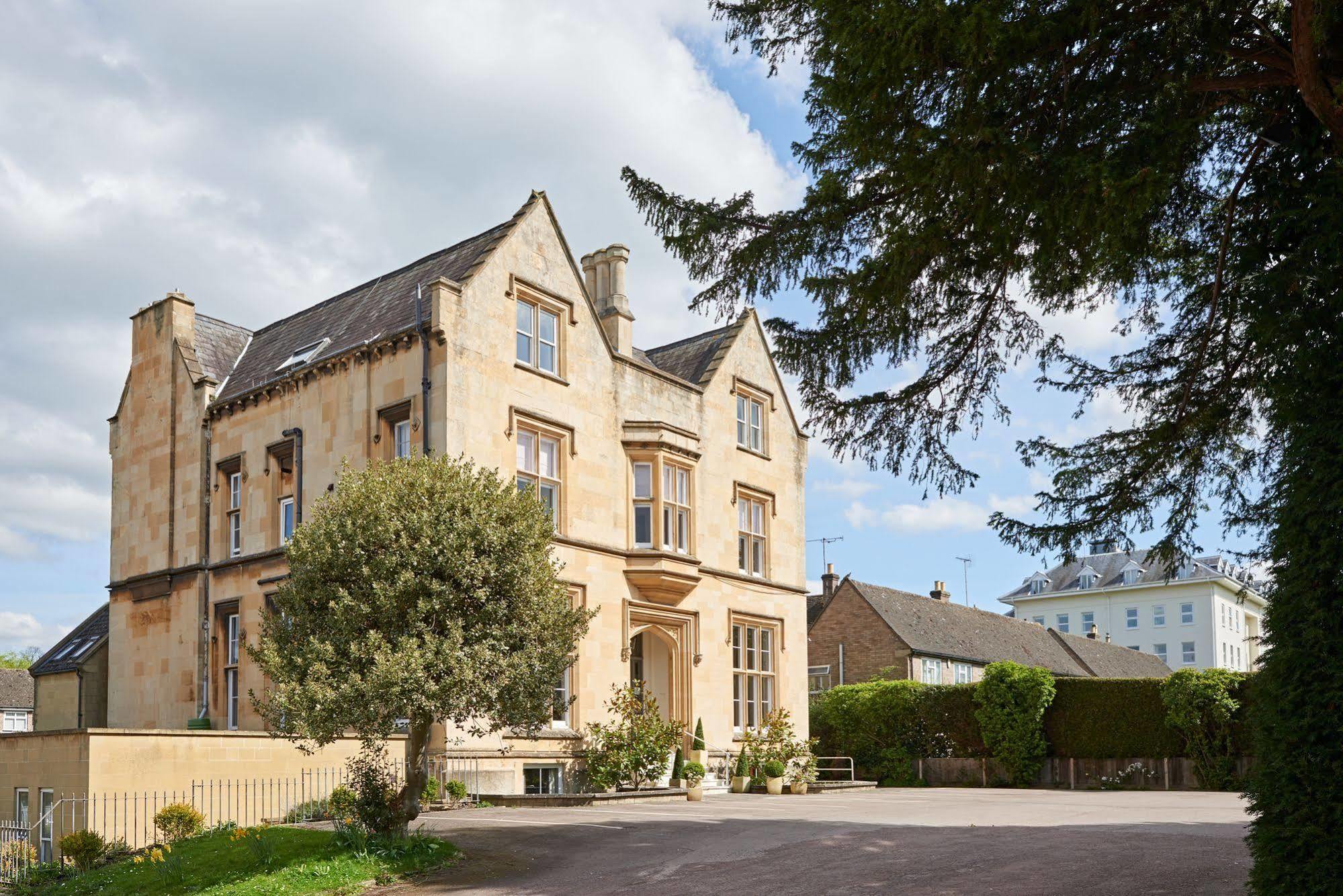 לינה וארוחת בוקר צ'לטנהם Cotswold Grange מראה חיצוני תמונה The Manor, Tetbury