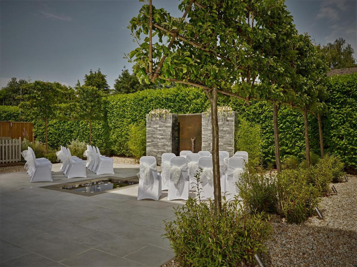 לינה וארוחת בוקר צ'לטנהם Cotswold Grange מראה חיצוני תמונה The outdoor chapel